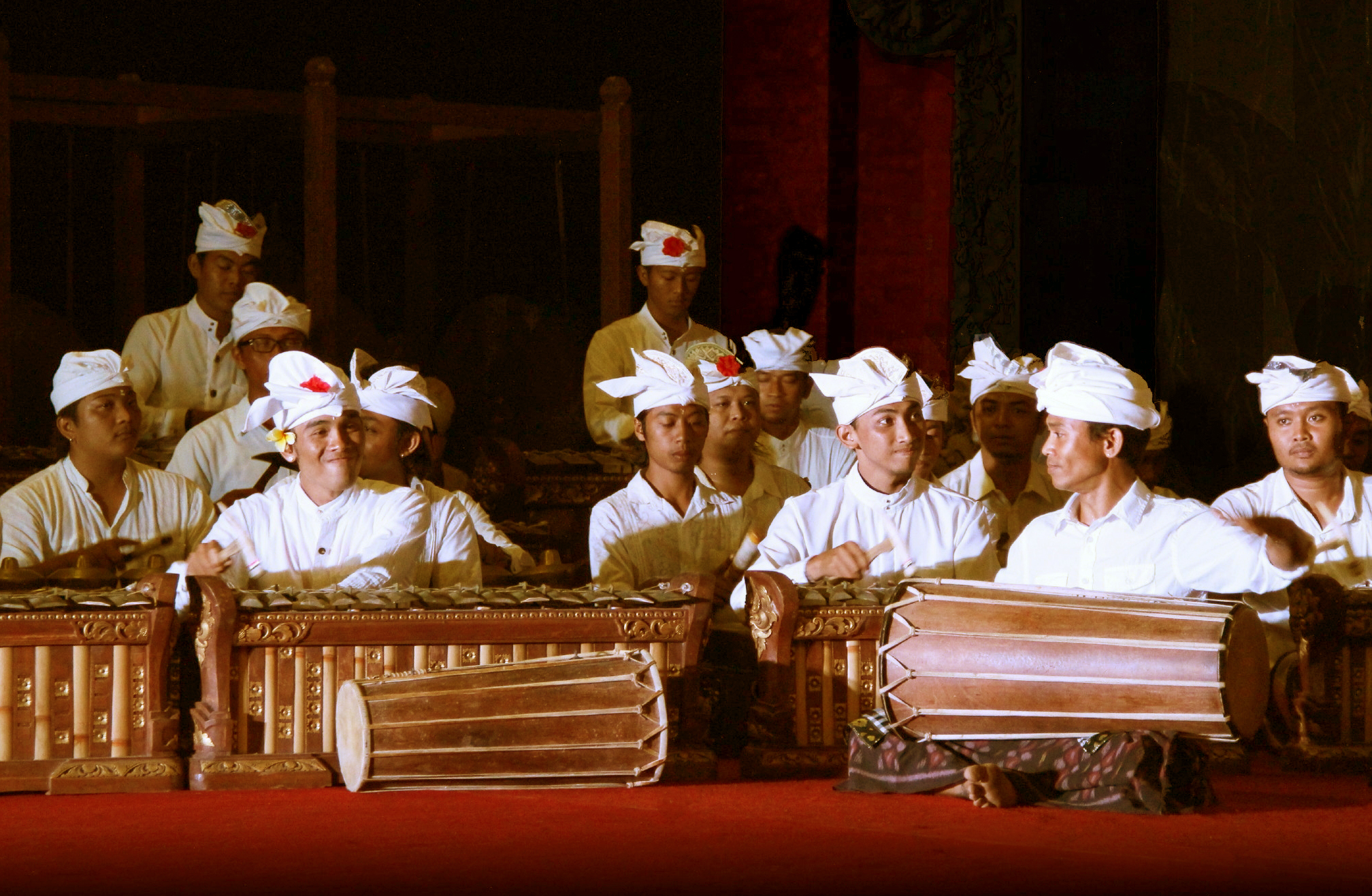 Gamelan gong kebyar lahir pada awal abad ke 20 1915 yang merupakan musik gamelan kontemporer new music kini telah menjadi musik tradisi